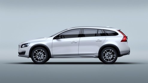 Volvo V60 Cross Country medio 2015 in Nederland. Debuut op Los Angeles Motor Show.