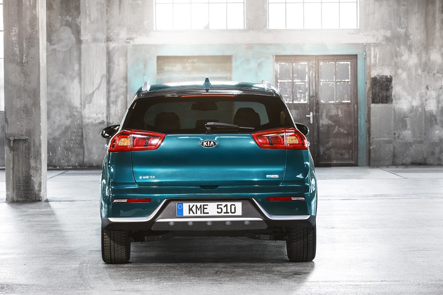 De Kia Niro pakt het als hybride anders aan dan de Toyota Prius. Kia plaatst de Niro tussen de cee'd en Sportage als echte crossover.