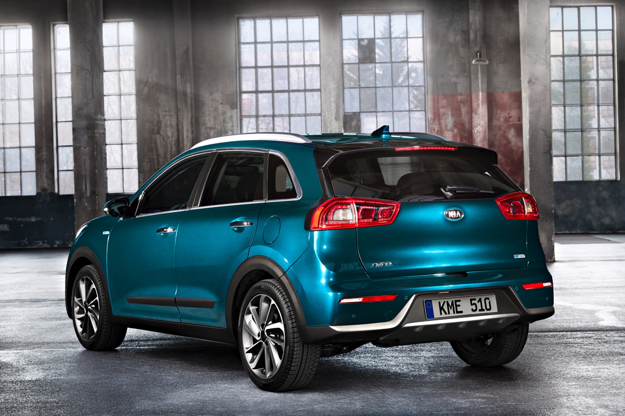 De Kia Niro pakt het als hybride anders aan dan de Toyota Prius. Kia plaatst de Niro tussen de cee'd en Sportage als echte crossover.