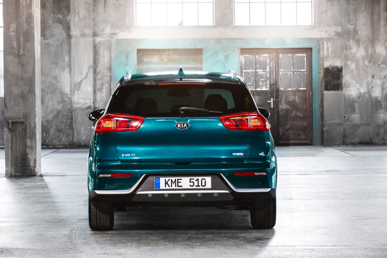 De Kia Niro pakt het als hybride anders aan dan de Toyota Prius. Kia plaatst de Niro tussen de cee'd en Sportage als echte crossover.