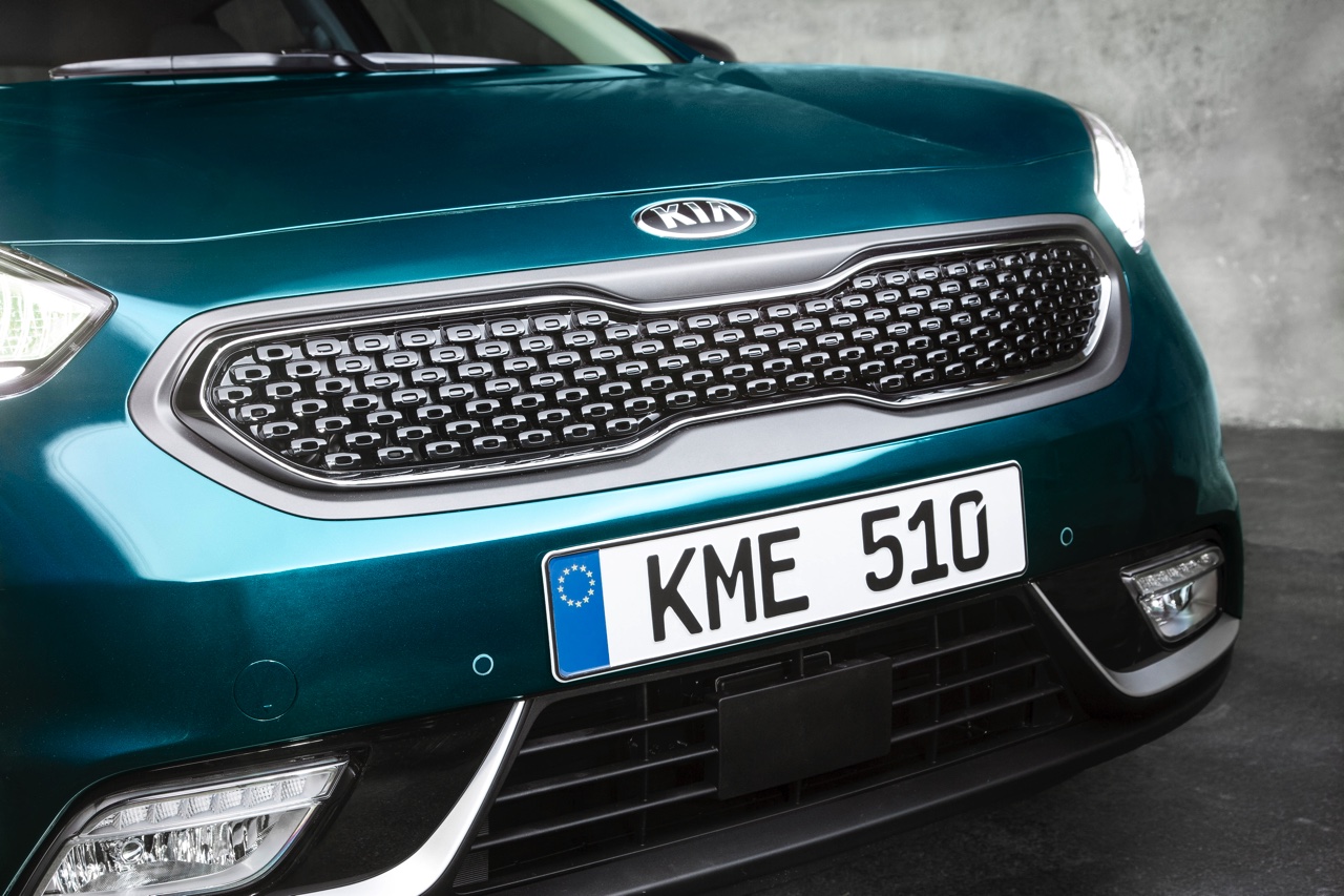 De Kia Niro pakt het als hybride anders aan dan de Toyota Prius. Kia plaatst de Niro tussen de cee'd en Sportage als echte crossover.