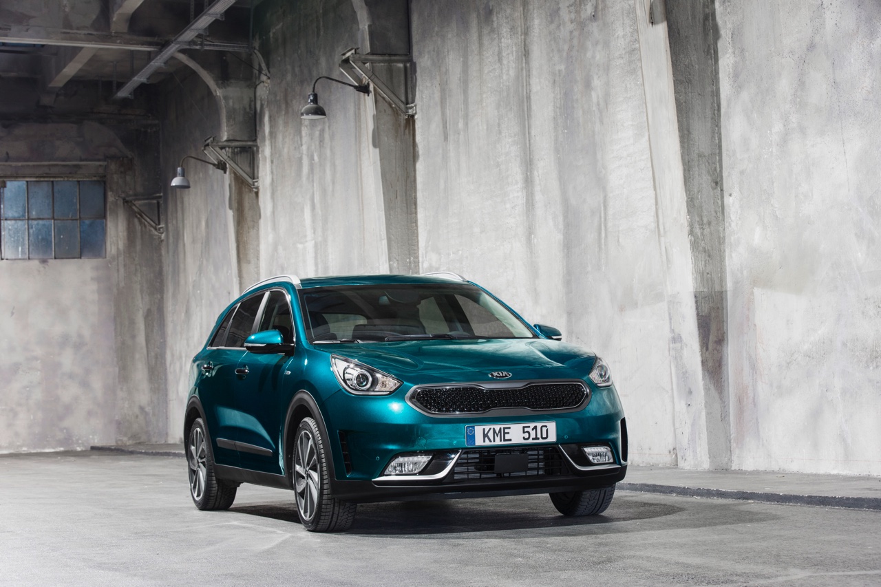 De Kia Niro pakt het als hybride anders aan dan de Toyota Prius. Kia plaatst de Niro tussen de cee'd en Sportage als echte crossover.