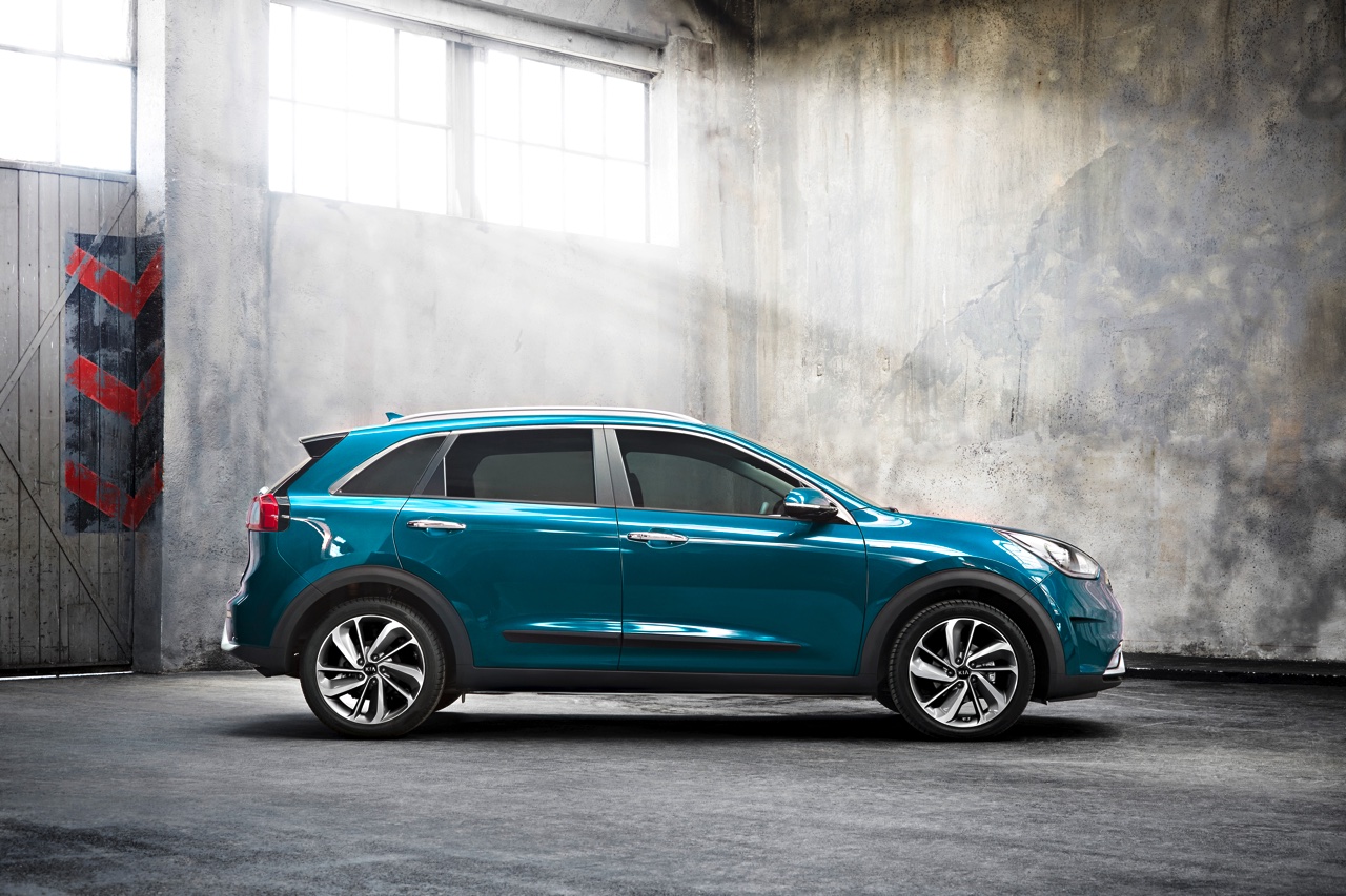 De Kia Niro pakt het als hybride anders aan dan de Toyota Prius. Kia plaatst de Niro tussen de cee'd en Sportage als echte crossover.