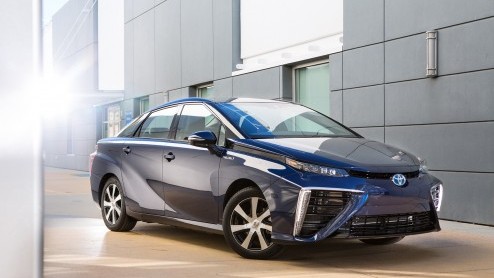Toyota Mirai. Dat is de officile naam van de waterstofauto die eerst als Fuel Cell Sedan door het leven ging.