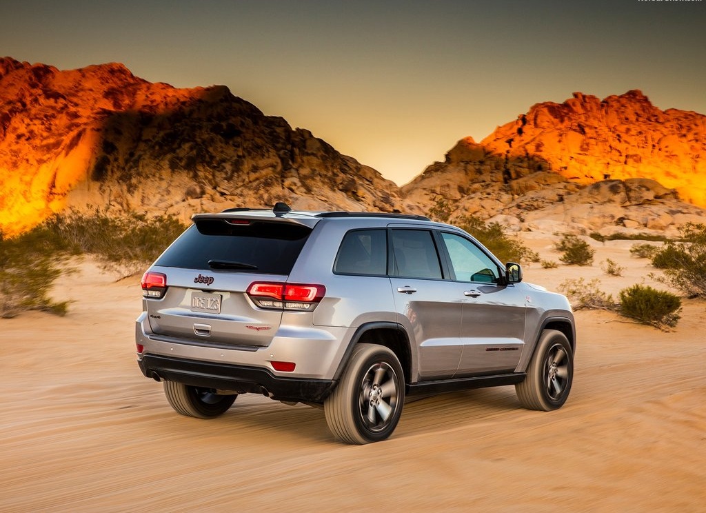 Jeep geeft de Grand Cherokee een tweede facelift voor modeljaar 2017, samen met updates voor de Trailhawk, Summit en SRT.