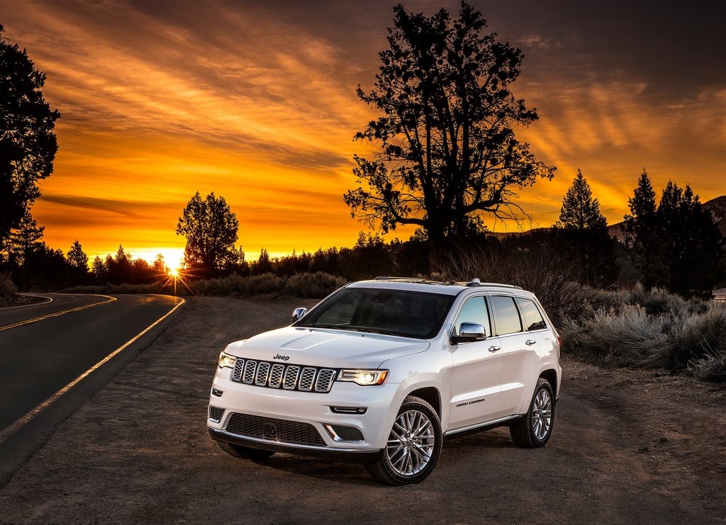 Jeep geeft de Grand Cherokee een tweede facelift voor modeljaar 2017, samen met updates voor de Trailhawk, Summit en SRT.