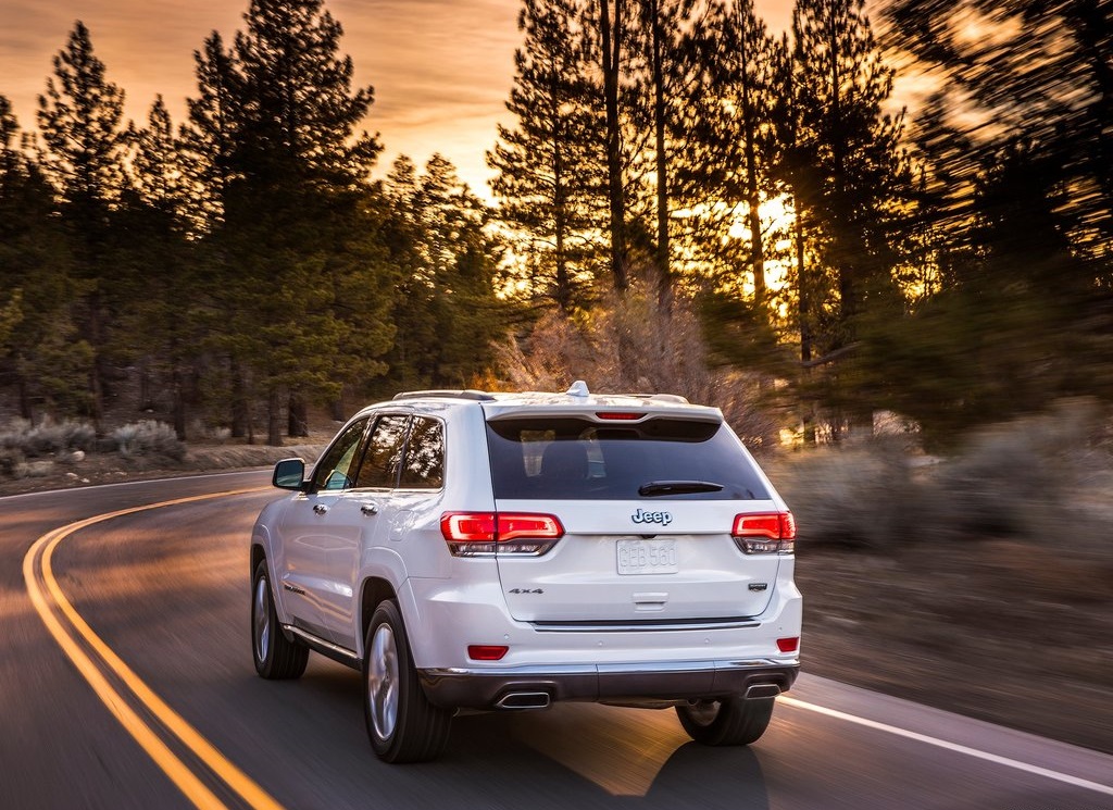 Jeep geeft de Grand Cherokee een tweede facelift voor modeljaar 2017, samen met updates voor de Trailhawk, Summit en SRT.