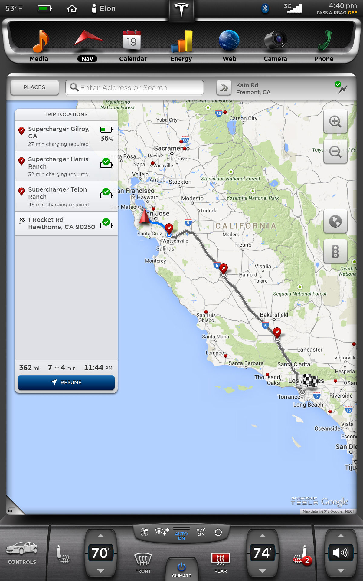 Tesla introduceert OTA 6.2 software voor de Model S, waarmee de elektrische auto meer assistentiesytemen krijgt en ook altijd op de weg houdt via het Supercharger-netwerk.