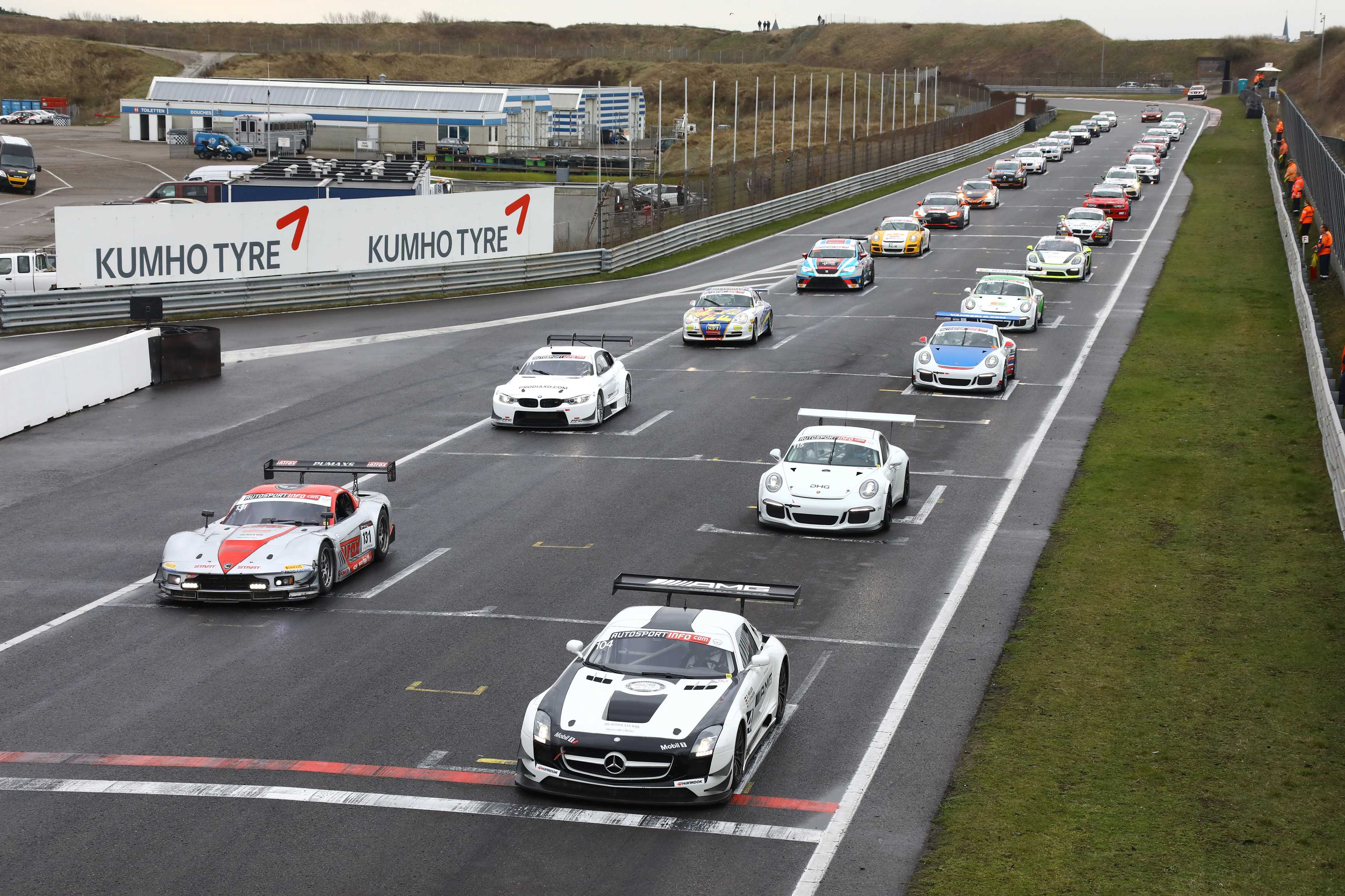 Deze winter schotelt het circuit Zandvoort drie races voor waarin in vier divisies gestreden wordt om het Winter Endurance Kampioenschap.