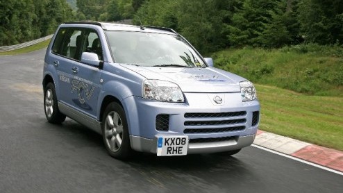 Nissan heeft de eer om als eerste autofabrikant met een brandstofcelauto een officile rondetijd te laten noteren op de begeerlijke Nordschleife van de Nrburgring. Een X-Trail met brandstofcel deed z