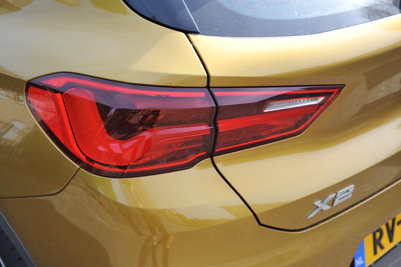 BMW komt met de X2 op dezelfde basis als de X1. Het model is meer een crossover dan een SUV.