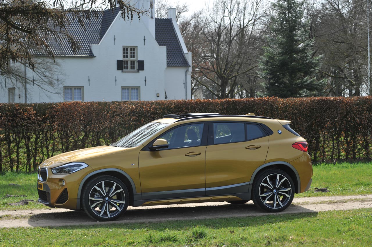 BMW komt met de X2 op dezelfde basis als de X1. Het model is meer een crossover dan een SUV.