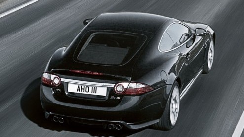 Jaguar heeft de XKR-S mee naar Geneve. Het is een speciale - zwart gelakte - gelimiteerde uitvoering van zijn standaardbroer en komt niet alleen naar Europa toe, ook ons land krijgt er een hand vol. K