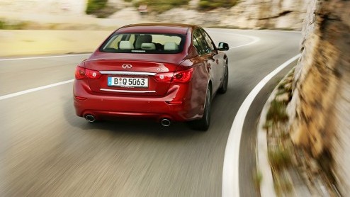 Infiniti heeft recent de orderboeken geopend van de Q50 met 2.0 literturbobenzinemotor. Speciaal voor de zakelijke rijder komt de fabrikant met twee aantrekkelijke uitvoeringen.