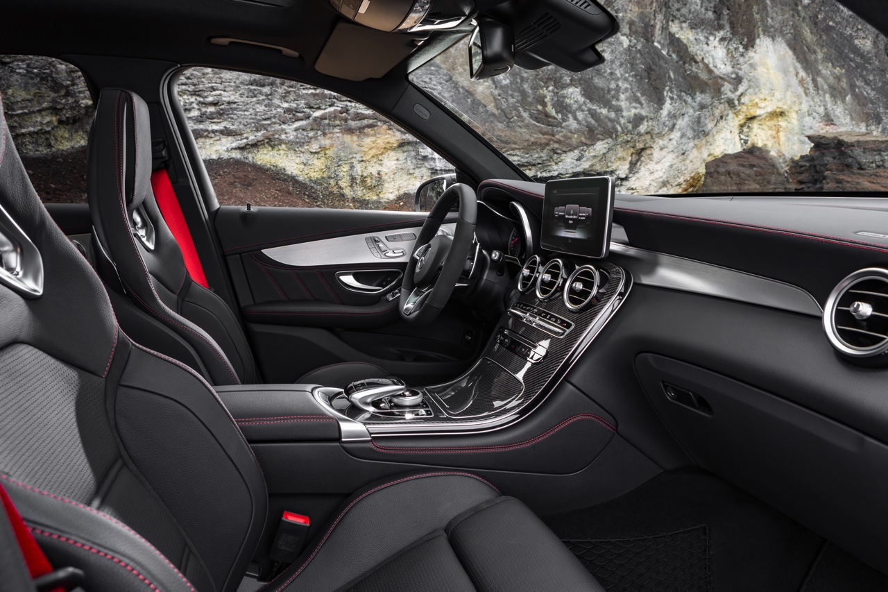 Mercedes voegt een zescilinder toe aan het gamma van de GLC. De 3.0 V6 biturbo is voorbehouden aan de Mercedes-AMG GLC 43 4Matic.
