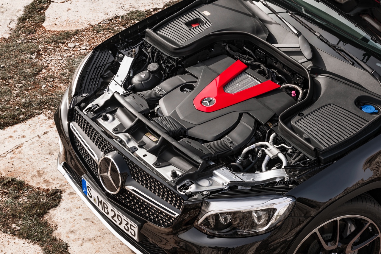 Mercedes voegt een zescilinder toe aan het gamma van de GLC. De 3.0 V6 biturbo is voorbehouden aan de Mercedes-AMG GLC 43 4Matic.
