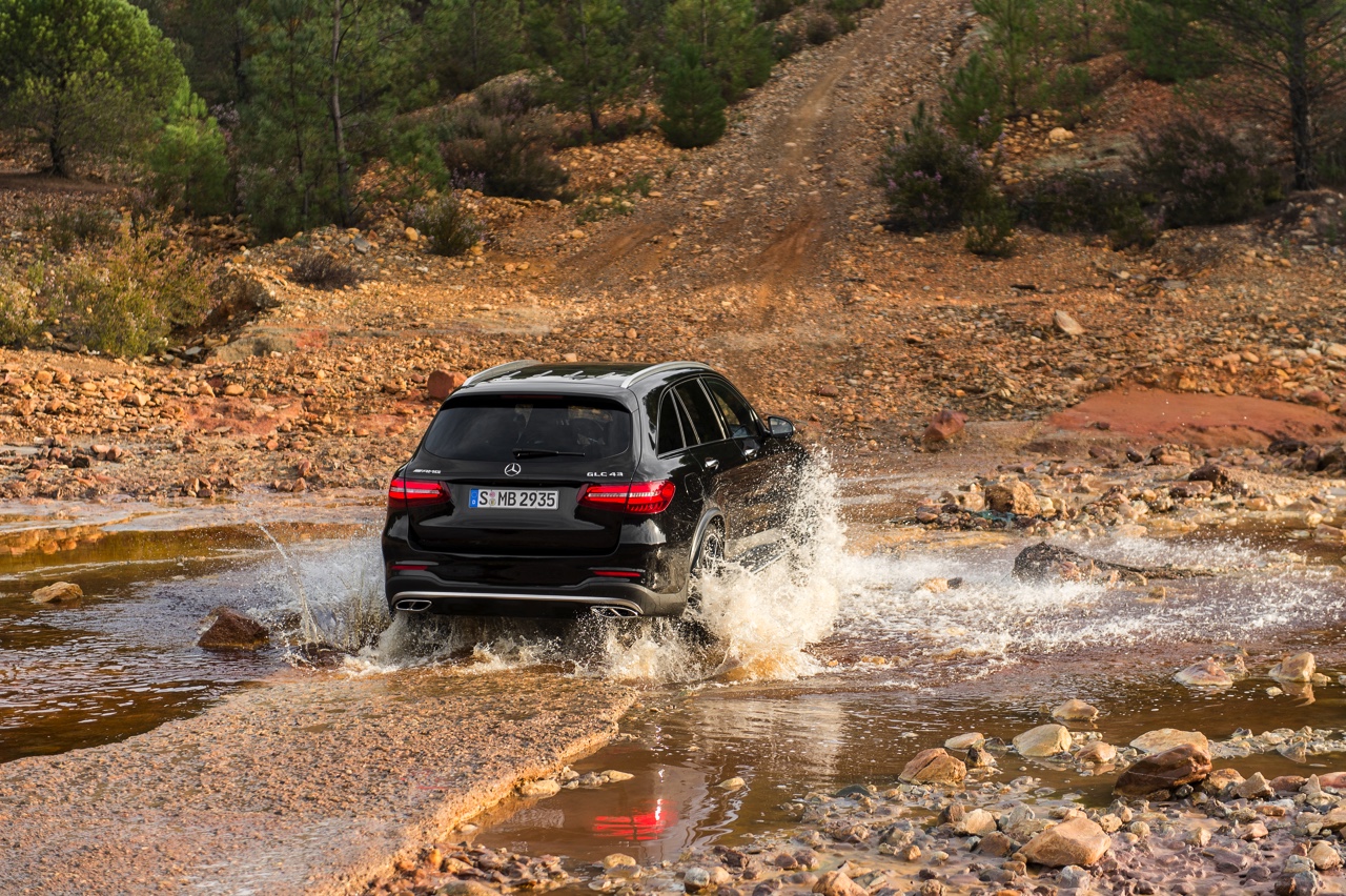 Mercedes voegt een zescilinder toe aan het gamma van de GLC. De 3.0 V6 biturbo is voorbehouden aan de Mercedes-AMG GLC 43 4Matic.