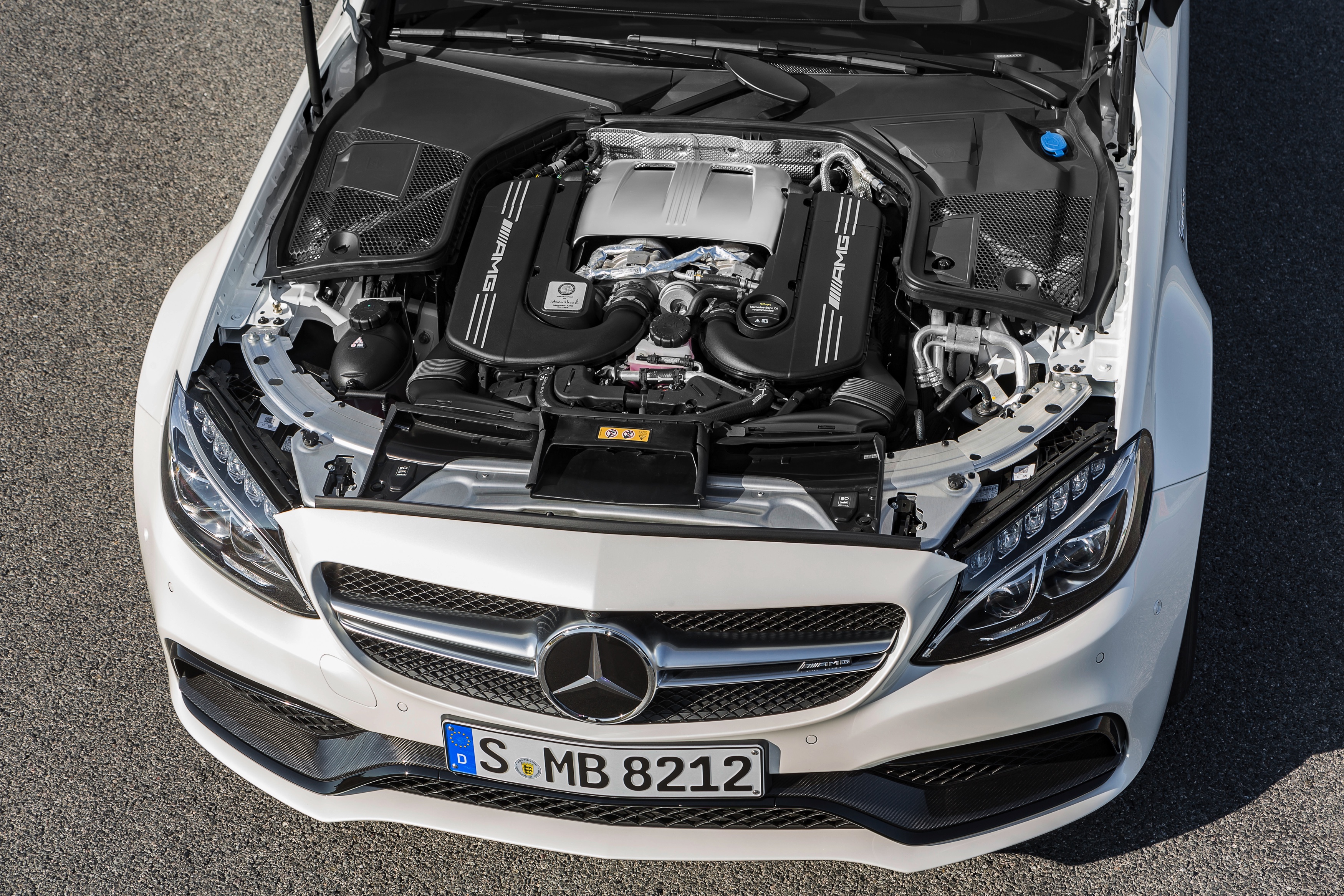 Nul naar honderd in 3,9 seconden, 510 pk en 700 Nm. Maak kennis met de Mercedes-AMG C 63 S Coup.