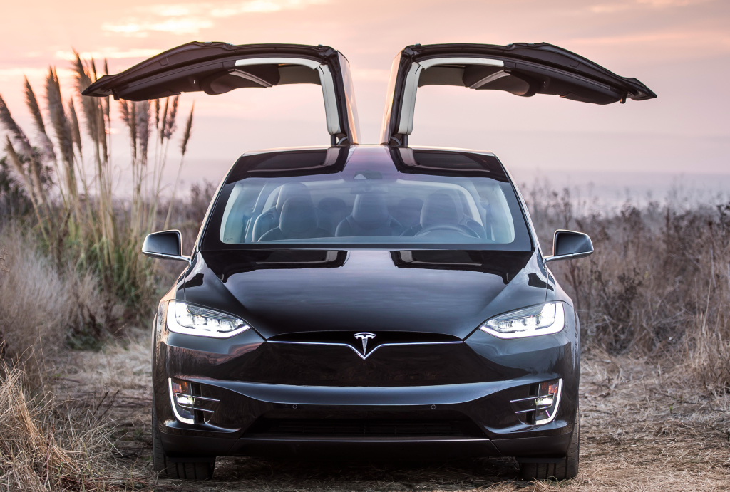 Tesla Model X goedkoper dankzij 60D uitvoering voor prijzen vanaf 87.800 euro.