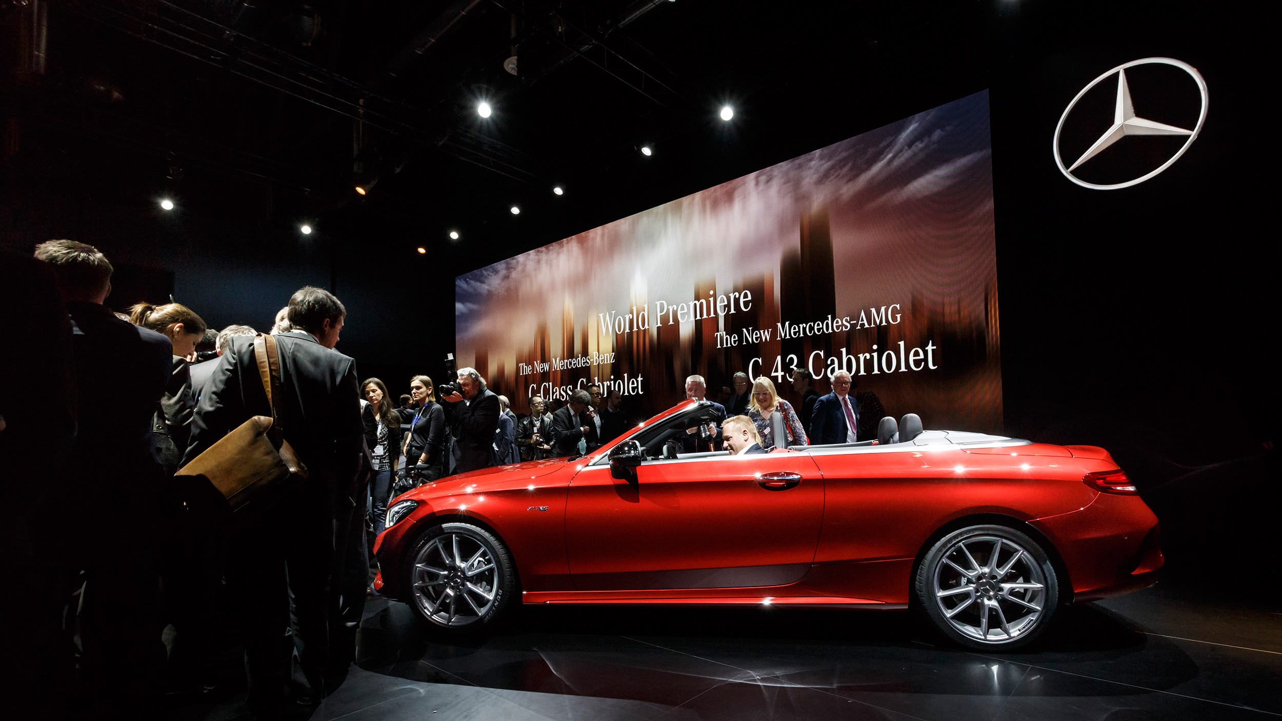 Mercedes-Benz onthult de C-Klasse Cabriolet op de Autosalon van Geneve en introduceert de cabriolet vanaf de zomer in Nederland.