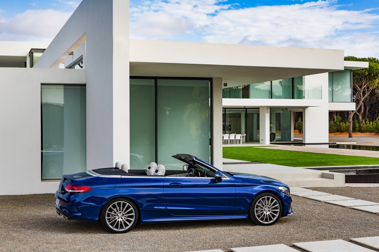 Mercedes-Benz onthult de C-Klasse Cabriolet op de Autosalon van Geneve en introduceert de cabriolet vanaf de zomer in Nederland.