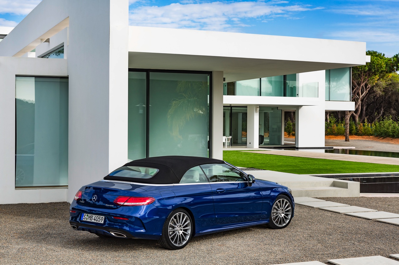 Mercedes-Benz onthult de C-Klasse Cabriolet op de Autosalon van Geneve en introduceert de cabriolet vanaf de zomer in Nederland.