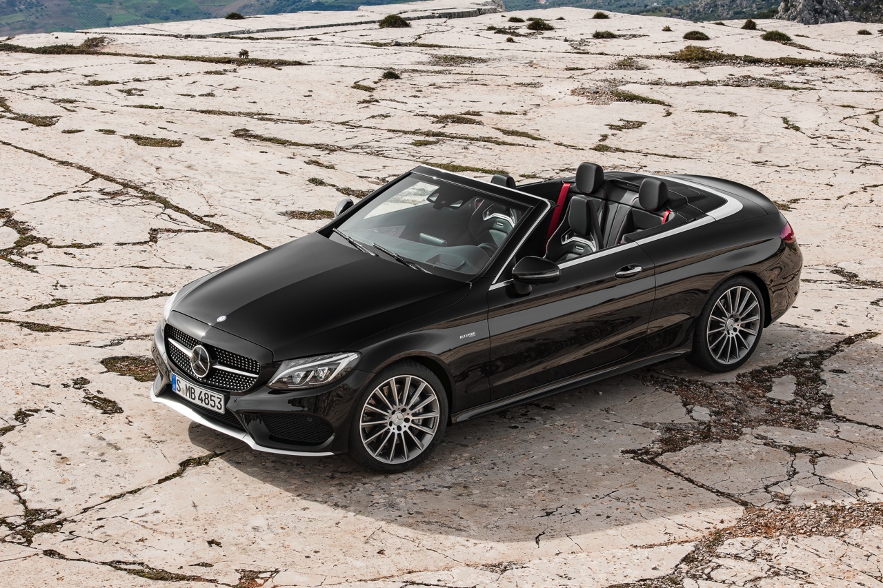 Mercedes-Benz onthult de C-Klasse Cabriolet op de Autosalon van Geneve en introduceert de cabriolet vanaf de zomer in Nederland.