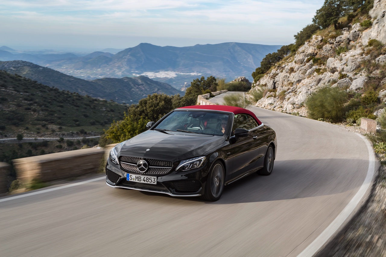 Mercedes-Benz onthult de C-Klasse Cabriolet op de Autosalon van Geneve en introduceert de cabriolet vanaf de zomer in Nederland.