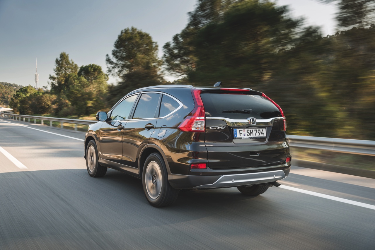 Nieuwe Honda CR-V modeljaar 2015 staat vanaf de zomer bij de Nederlandse dealers en is sterker, luxer en voordeliger dan zijn voorganger.