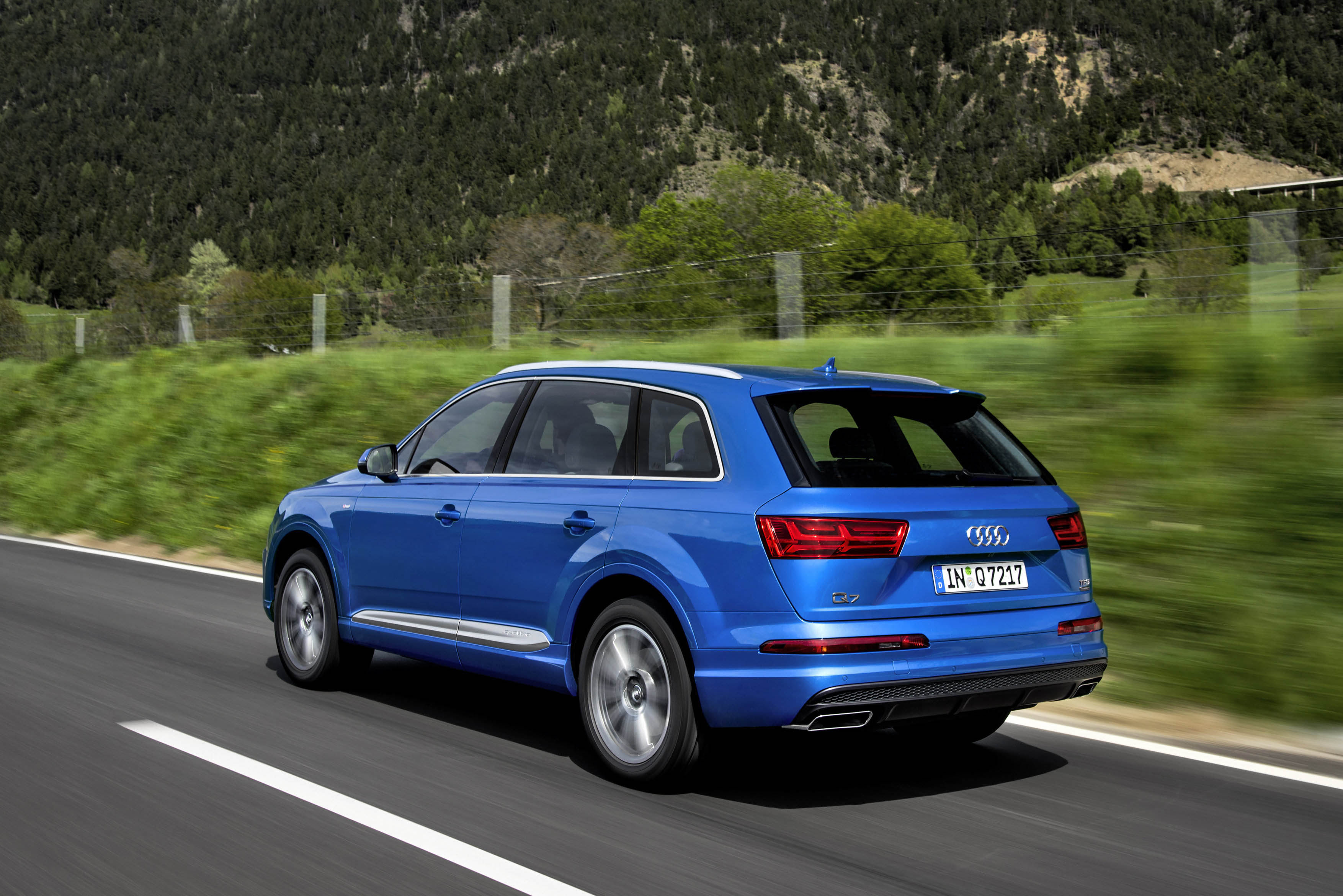 Audi Q7 nu ook beschikbaar als Q7 ultra met 3.0 TDI 218 pk en quattro vierwielaandrijving.