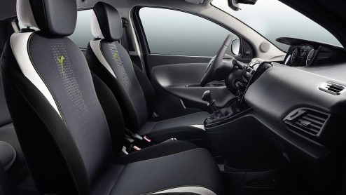 Lancia Ypsilon Elefantino is nu bestelbaar en debuteert op Italia a Zandvoort 29 juni 2014. Je herkent de nieuwe uitvoering aan zwarte details.