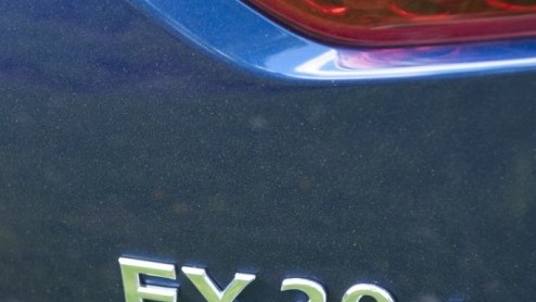 Infiniti heeft in ons land nog veel aan verkopen en naamsbekendheid te winnen. En dus wordt elk nieuwtje bij het Japanse luxemerk aan de grote klok gehangen. In de omgeving van Mnchen hebben we kenni