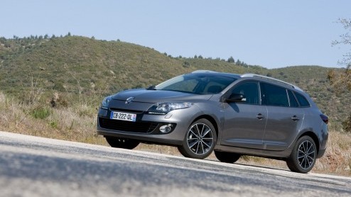 Nieuwe, bijtellingsvriendelijke motoren en een paar optische vernieuwingen. Dat is waar het om draait bij de vernieuwde Renault Mgane-reeks. De update slaat bij voorbaat aan gezien het aantal orders
