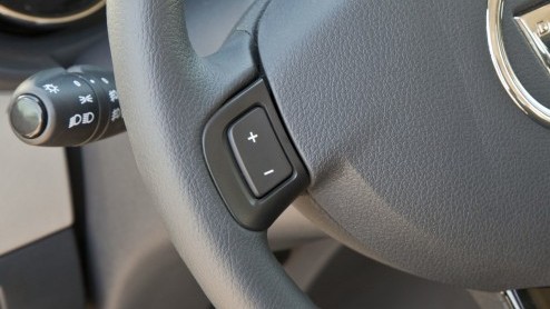 Een nieuwe zevenzits MPV aanbieden van het formaat Grand Scenic, de bagageruimte van een Espace maar met het prijskaartje van een Modus. Rara hoe kan dat? Dacia weet hoe: met de Lodgy! Dat willen we w