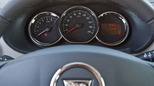 Een nieuwe zevenzits MPV aanbieden van het formaat Grand Scenic, de bagageruimte van een Espace maar met het prijskaartje van een Modus. Rara hoe kan dat? Dacia weet hoe: met de Lodgy! Dat willen we w