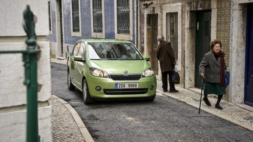 Het zal je wellicht niet ontgaan zijn dat de Volkswagen Up twee broertjes kent: de Seat Mii en Skoda Citigo. In Lissabon hebben we uitgebreid met die laatste kennis kunnen maken. Wordt de kleine Tsjec