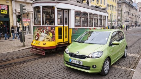 Het zal je wellicht niet ontgaan zijn dat de Volkswagen Up twee broertjes kent: de Seat Mii en Skoda Citigo. In Lissabon hebben we uitgebreid met die laatste kennis kunnen maken. Wordt de kleine Tsjec