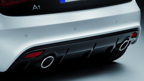 Geen RS1, maar gewoon Audi A1 quattro. De nieuwe supersportieve telg is nu digitaal officieel bekend gemaakt. In het voorjaar staat de 256 pk sterke A1 in Genve en vanaf de zomer kun je rijden. Meer 