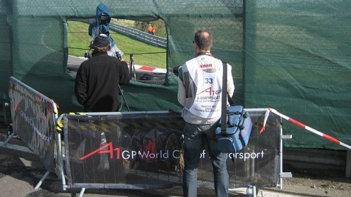 Op een regenachtig Circuit Park Zandvoort is het nieuwe A1 Grand Prix seizoen van start gegaan. Autovandaag was er natuurlijk bij. Jeroen Bleekemolen en Arie Luyendijk jr. gaan proberen de Nederlandse