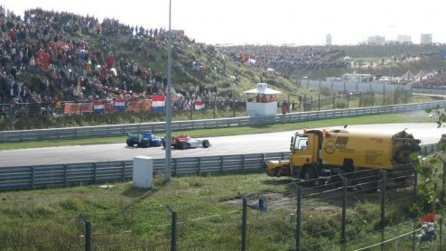 Op een regenachtig Circuit Park Zandvoort is het nieuwe A1 Grand Prix seizoen van start gegaan. Autovandaag was er natuurlijk bij. Jeroen Bleekemolen en Arie Luyendijk jr. gaan proberen de Nederlandse
