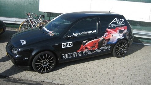 Op een regenachtig Circuit Park Zandvoort is het nieuwe A1 Grand Prix seizoen van start gegaan. Autovandaag was er natuurlijk bij. Jeroen Bleekemolen en Arie Luyendijk jr. gaan proberen de Nederlandse
