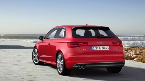 Nu mag het officieel gezegd worden: dit is de nieuwe Audi A3. Hij heeft veel weg van zijn voorganger maar is nieuwer (en lichter) dan je denkt. En dan doelen we niet alleen op het interieur. Het kostt