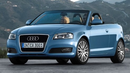 Het doek is eraf. De kap trouwens ook. We hebben het namelijk over de Audi A3 Cabriolet, die in tegenstelling tot de trend, gewoon een chique stoffen kap heeft. Goed om te weten is ook dat het merk he