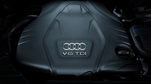 Audi pakt door. Na de komst van de nieuwe A6 is het nu de beurt aan de vernieuwde A5 en S5. Het duo is door een facelift optisch strakgetrokken en tot 22% zuiniger. De 1.8 TFSI valt zelfs in de 20% bi