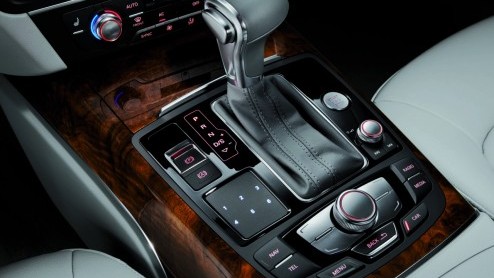De Audi A6 Hybrid is sinds kort al een feit, maar een plug-in hybride versie was er nog niet. Toch lijkt een dergelijke aandrijflijn geen toekomstmuziek meer want Audi presenteert in Peking de A6 L e-