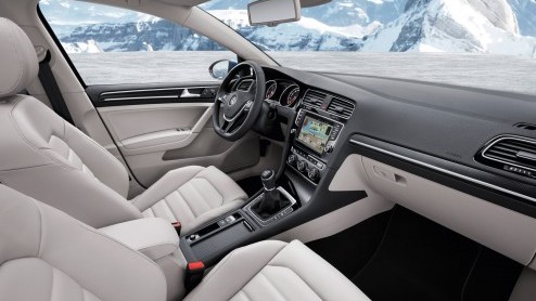 Nieuwe Volkswagen Golf VII Variant naar de dealer. Prijzen vanaf 21.450 euro.