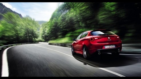 Net als de Alfa Romeo MiTo is nu ook de Alfa Romeo Giulietta leverbaar met de Alfa TCT automaat met dubbele koppeling. De transmissie is leverbaar op de 1.4 MultiAir en 2.0 JTDm dieselmotor.