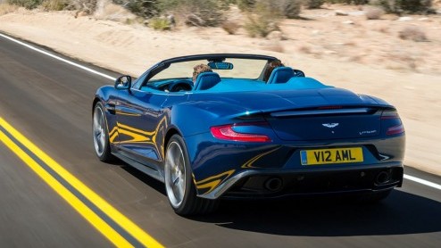 Aston Martin rolt eind dit jaar de Vanquish Volante bij de dealers binnen. De zomerse versie is voorzien van een stoffen kap en zou qua prestaties niet inboeten op die van de coup.