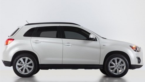 Volgende nieuwkomer op de autobeurs in New York is de Mitsubishi Outlander Sport gepresenteerd. De compacte crossover, die bij ons te boek staat als ASX heeft een facelift gekregen.