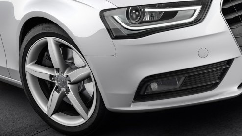 In navolging van de Audi A5 wordt ook de A4 opgefrist. De populaire middenklasser is vanaf februari 2012 in Nederland, dankzij de nieuwe 1.8 TFSI en 2.0 TDIe ook met 20% bijtelling. Prijzen beginnen b
